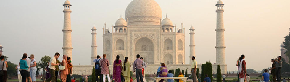 Tha Taj Mahal, Agra - 24 X 7 Helpline    :
  +91 - 97 20 636363